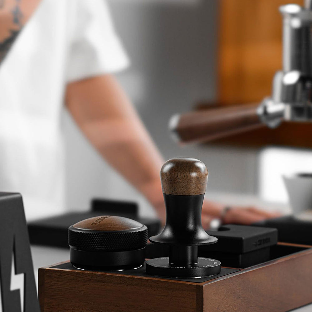 
                      
                        Wood Lid Coffee Distributor
                      
                    